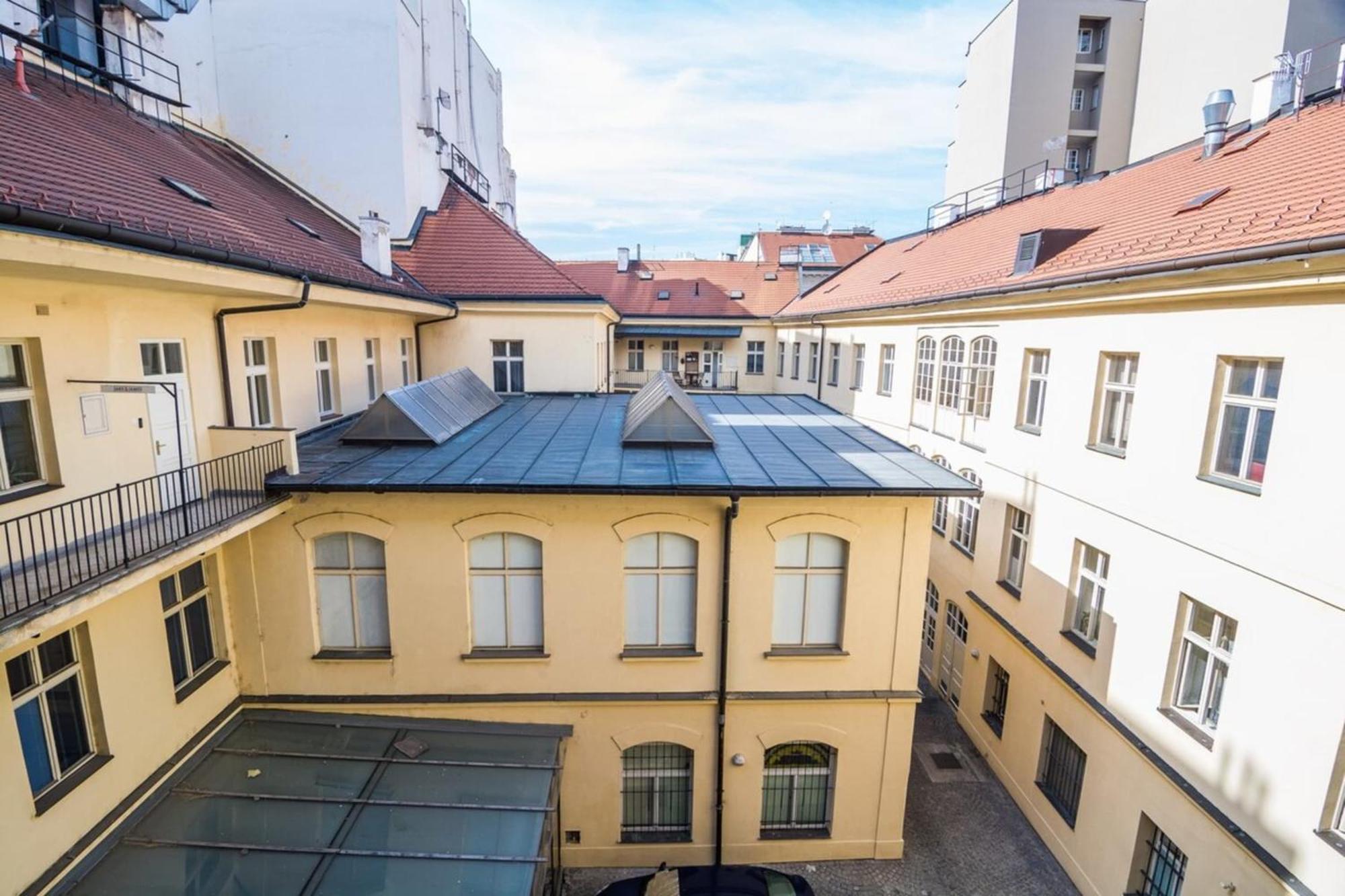 Quiet City Center Apartment In Hip & Foodie Area Praha Exteriér fotografie